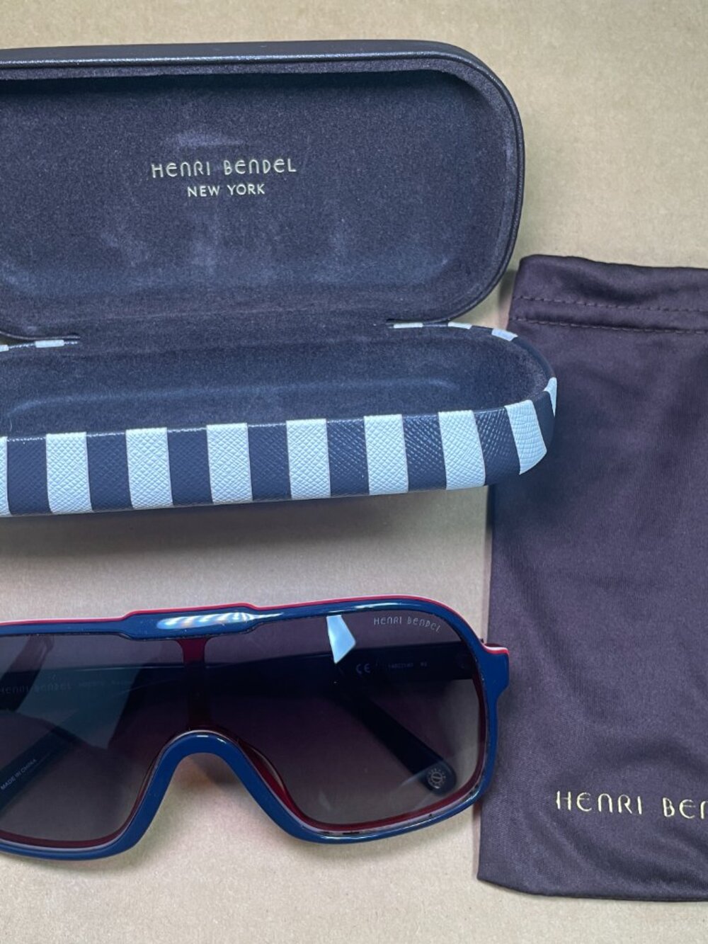 HENRI BENDEL Raegan Shield Sunglasses HB557S 428, Red Navy White | Full Set